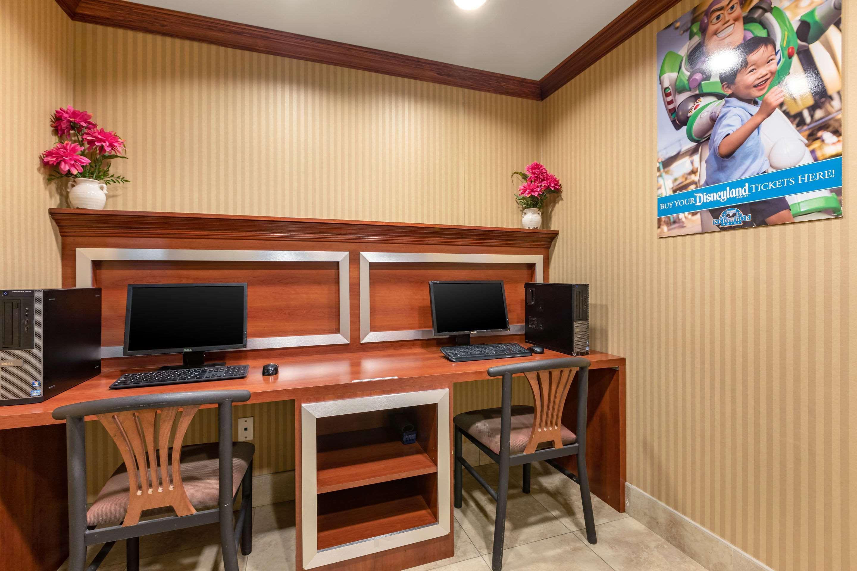 Comfort Inn Anaheim Resort Экстерьер фото