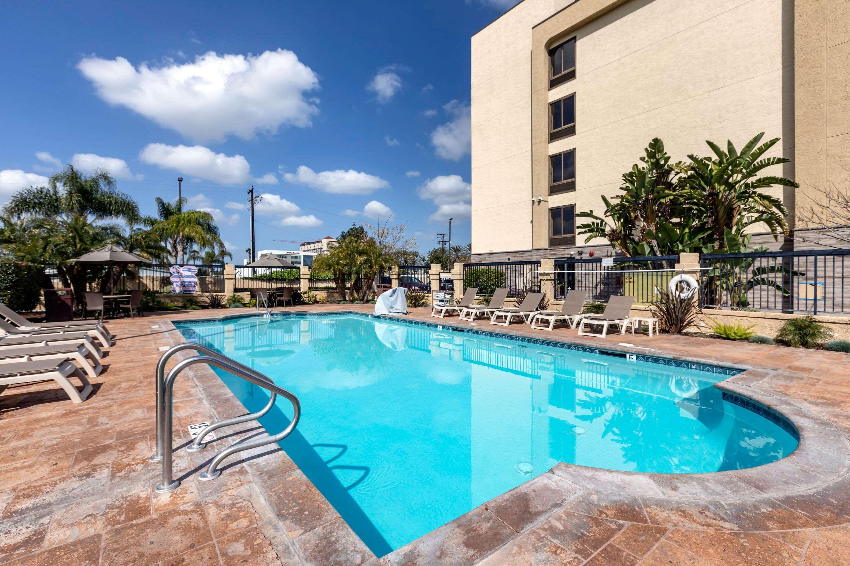 Comfort Inn Anaheim Resort Экстерьер фото