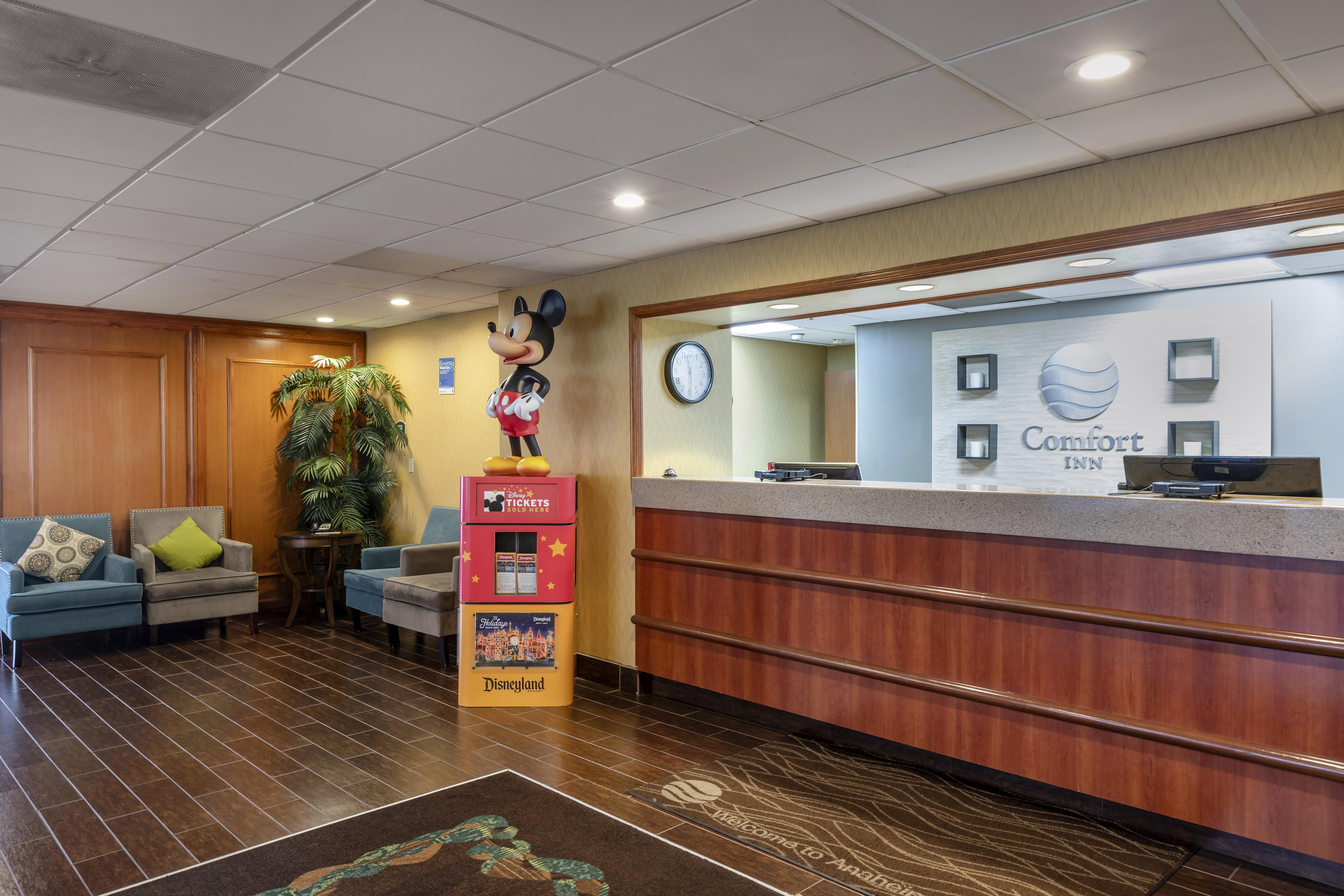 Comfort Inn Anaheim Resort Экстерьер фото